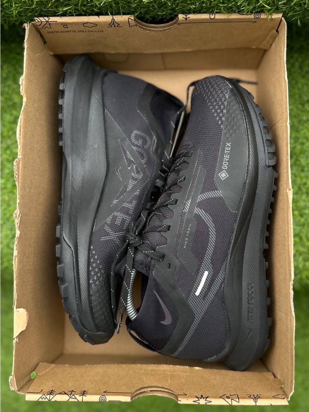 Nike React Pegasus Trail4 GoreTex Men’s Shoes Black Anthracite Velvet
HM9728-002